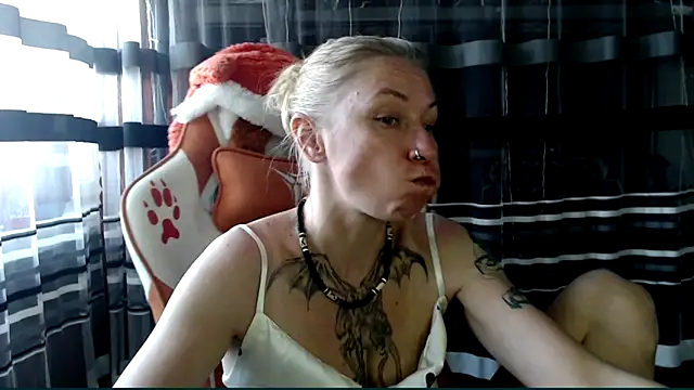 cold lollipop online show from April 21, 6:20 am