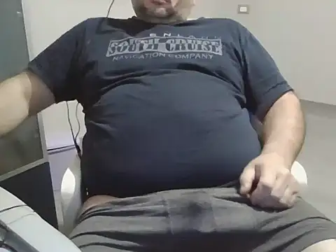 Snapshot of iron_boy80 chatting on December 15, 9:45 am iron boy80 online show from December 15, 9:45 am