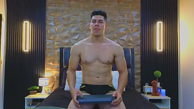 Snapshot of FelipeAndMarcello3 chatting on January 29, 10:01 pm FelipeAndMarcello3 online show from January 29, 10:01 pm