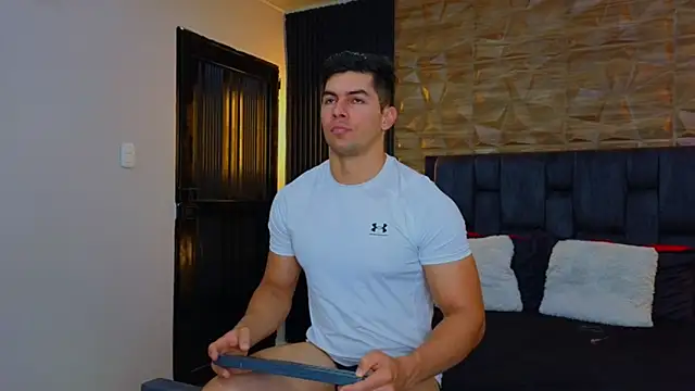 Snapshot of FelipeAndMarcello3 chatting on February 12, 7:13 pm FelipeAndMarcello3 online show from February 12, 7:13 pm