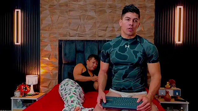 Snapshot of FelipeAndMarcello3 chatting on October 17, 2:19 pm FelipeAndMarcello3 online show from October 17, 2:19 pm