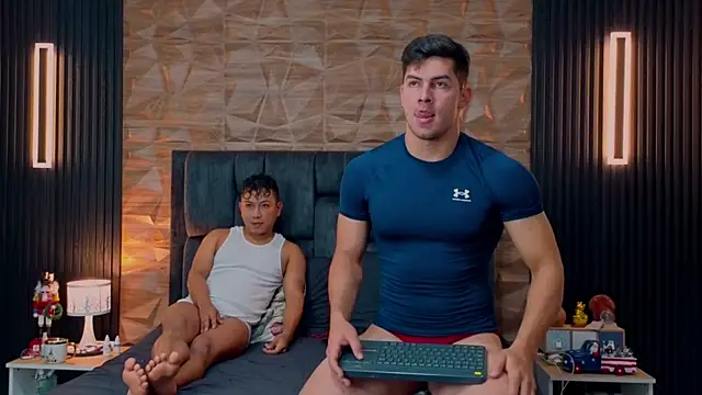 Snapshot of FelipeAndMarcello3 chatting on November 17, 2:45 pm FelipeAndMarcello3 online show from November 17, 2:45 pm