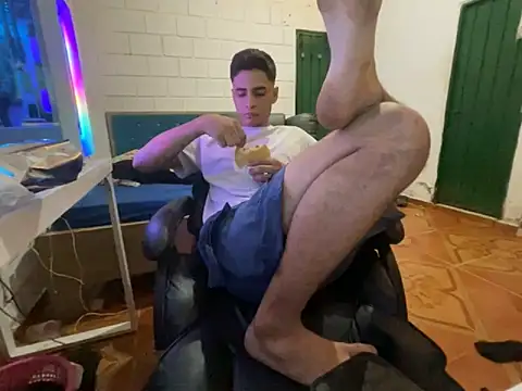 Max TheHorseDick online show from March 18, 5:49 pm