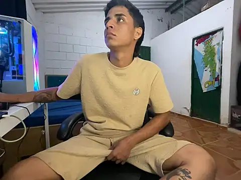 Max TheHorseDick online show from April 14, 3:45 am