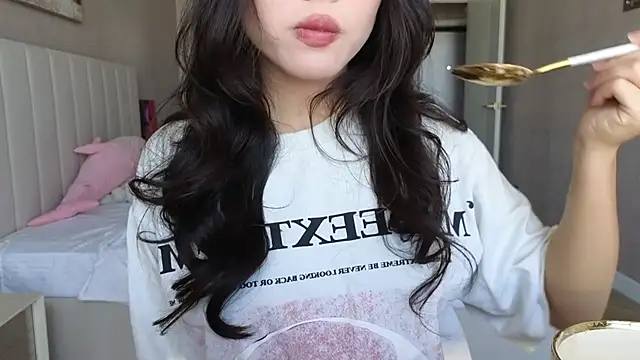 Snapshot of TammiLou chatting on September 20, 5:30 am TammiLou online show from September 20, 5:30 am