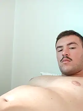 urielpereira online show from November 4, 4:28 pm