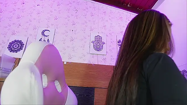 Snapshot of mssburbuja chatting on March 14, 3:15 am mssburbuja online show from March 14, 3:15 am