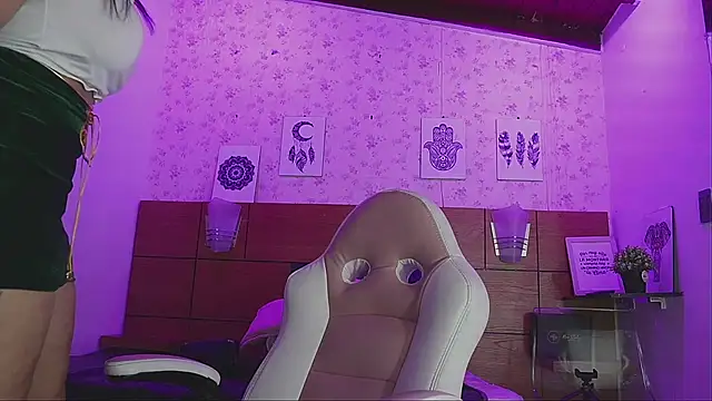 Snapshot of mssburbuja chatting on March 15, 3:18 am mssburbuja online show from March 15, 3:18 am