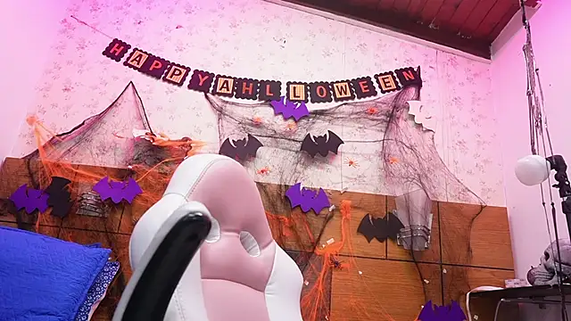 Snapshot of mssburbuja chatting on October 26, 3:12 am mssburbuja online show from October 26, 3:12 am