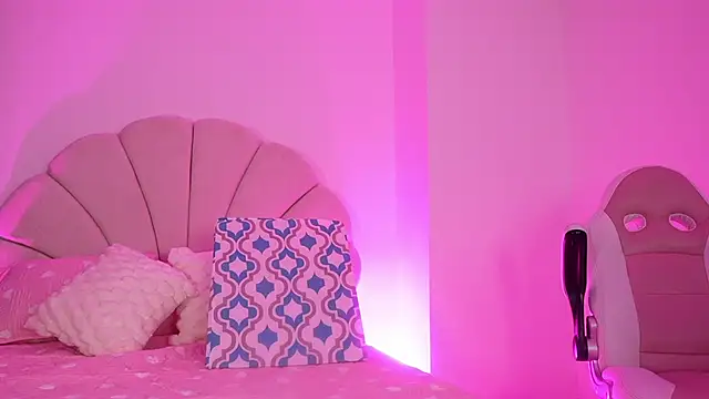 Snapshot of mssburbuja chatting on October 28, 3:21 am mssburbuja online show from October 28, 3:21 am