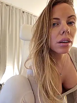 novaforyou1 online show from October 5, 3:21 pm