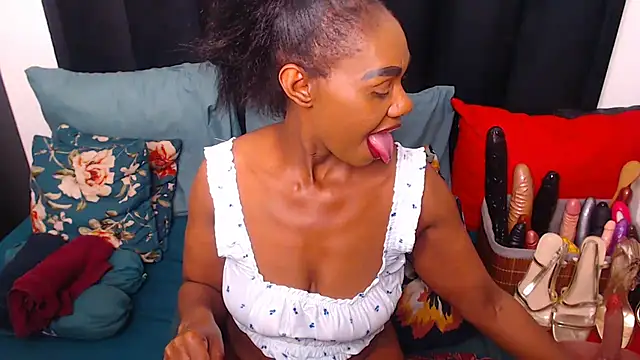 sexybootylicious online show from October 17, 1:35 pm