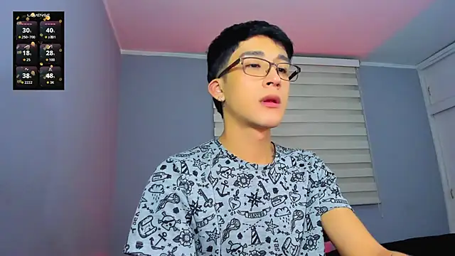 Snapshot of tom_Howard chatting on October 30, 3:08 am tom Howard online show from October 30, 3:08 am