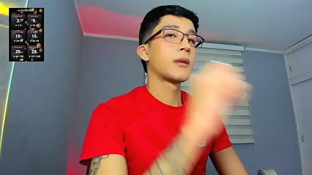 Snapshot of tom_Howard chatting on November 28, 10:34 pm tom Howard online show from November 28, 10:34 pm