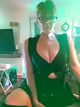 COUPLE4VOYEUR01 online show from February 1, 7:55 pm