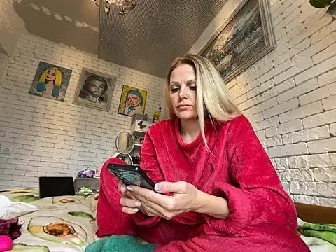 Snapshot of Angel_girllovemy chatting on January 16, 8:54 am Angel girllovemy online show from January 16, 8:54 am