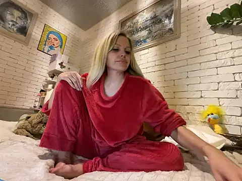 Snapshot of Angel_girllovemy chatting on January 23, 6:45 pm Angel girllovemy online show from January 23, 6:45 pm