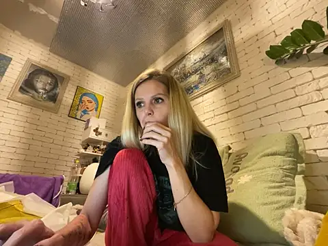 Snapshot of Angel_girllovemy chatting on February 4, 5:12 pm Angel girllovemy online show from February 4, 5:12 pm