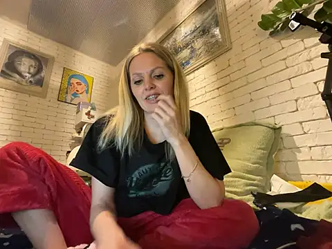 Snapshot of Angel_girllovemy chatting on February 9, 5:22 pm Angel girllovemy online show from February 9, 5:22 pm
