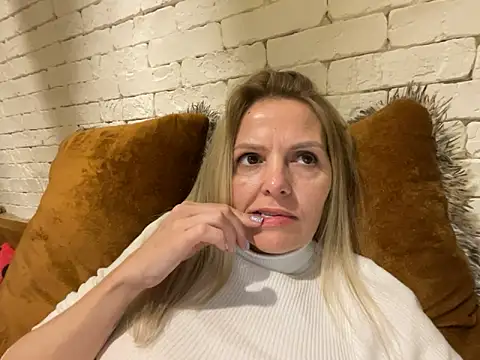 Snapshot of Angel_girllovemy chatting on February 28, 4:42 pm Angel girllovemy online show from February 28, 4:42 pm