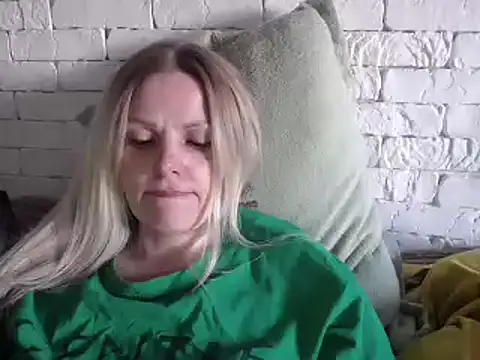 Snapshot of Angel_girllovemy chatting on March 19, 12:34 pm Angel girllovemy online show from March 19, 12:34 pm