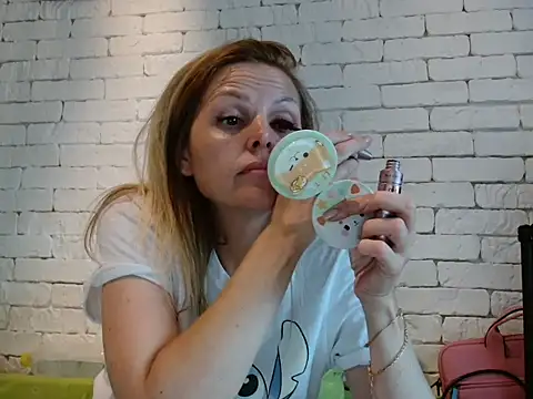 Snapshot of Angel_girllovemy chatting on September 10, 7:41 am Angel girllovemy online show from September 10, 7:41 am