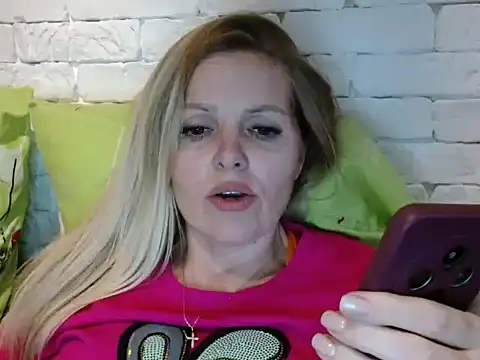 Snapshot of Angel_girllovemy chatting on September 17, 2:08 pm Angel girllovemy online show from September 17, 2:08 pm