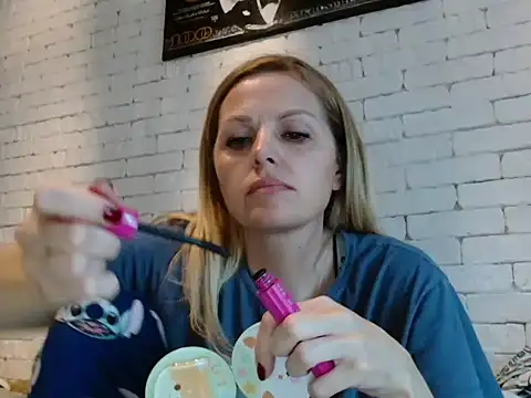Snapshot of Angel_girllovemy chatting on October 2, 7:48 am Angel girllovemy online show from October 2, 7:48 am
