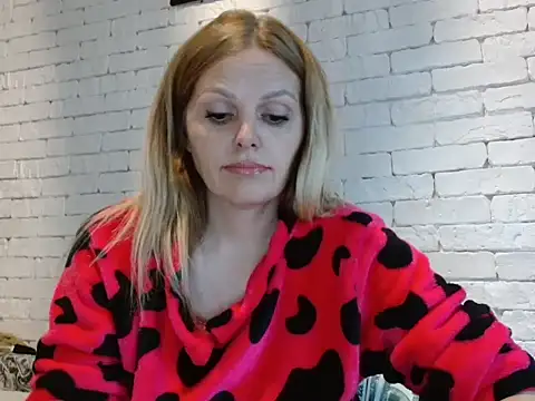 Snapshot of Angel_girllovemy chatting on October 8, 10:02 am Angel girllovemy online show from October 8, 10:02 am