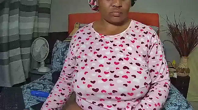 Snapshot of missboobsxx chatting on January 17, 6:54 pm missboobsxx online show from January 17, 6:54 pm