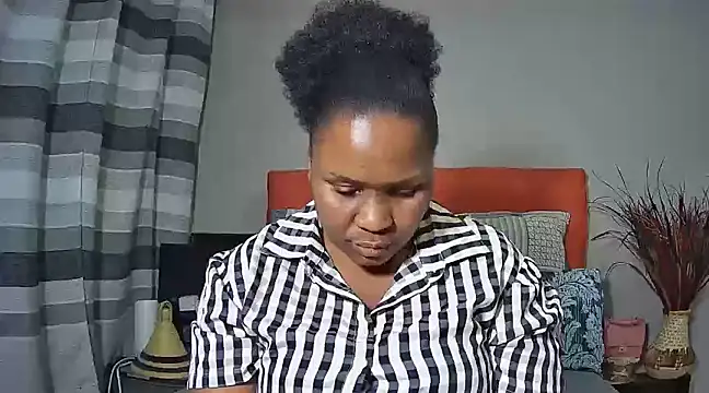 Snapshot of missboobsxx chatting on January 21, 6:12 pm missboobsxx online show from January 21, 6:12 pm