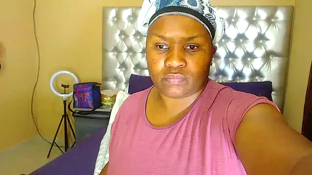 Snapshot of missboobsxx chatting on October 29, 12:29 pm missboobsxx online show from October 29, 12:29 pm