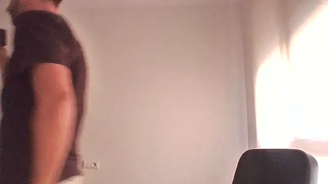 Snapshot of vargas90 chatting on October 16, 9:32 am vargas90 online show from October 16, 9:32 am