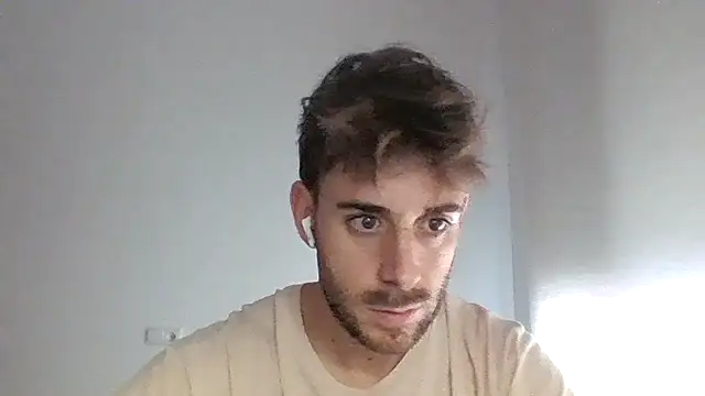 Snapshot of vargas90 chatting on October 22, 8:47 am vargas90 online show from October 22, 8:47 am