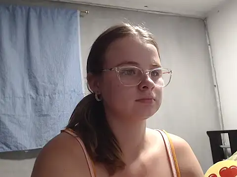 HellenMiyer1111 online show from February 3, 11:36 pm