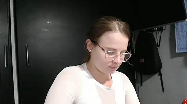 HellenMiyer1111 online show from February 28, 12:43 am