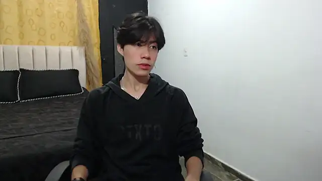 Elio-cam online show from December 12, 8:14 am