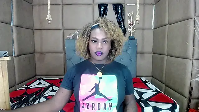 Snapshot of CatrinaGill chatting on October 2, 5:36 am CatrinaGill online show from October 2, 5:36 am