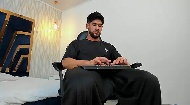 Snapshot of Petesevans chatting on February 23, 2:29 am Petesevans online show from February 23, 2:29 am