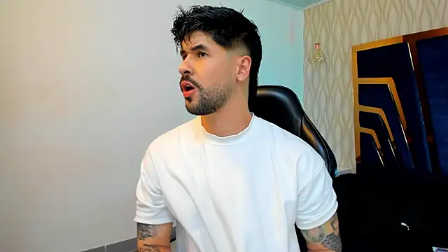 Snapshot of Petesevans chatting on October 21, 11:16 pm Petesevans online show from October 21, 11:16 pm