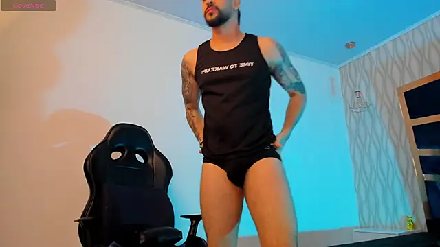 Snapshot of Petesevans chatting on November 9, 1:53 pm Petesevans online show from November 9, 1:53 pm