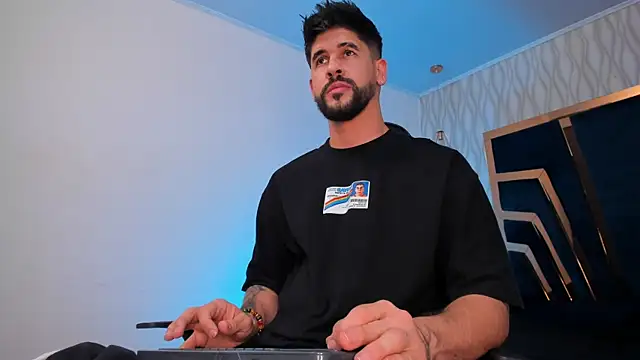 Snapshot of Petesevans chatting on January 10, 11:31 pm Petesevans online show from January 10, 11:31 pm