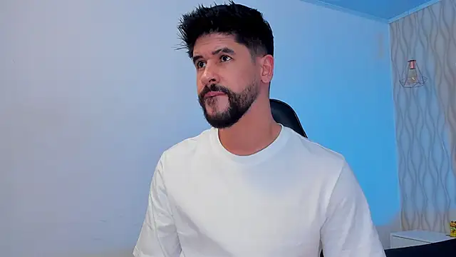 Snapshot of Petesevans chatting on February 5, 11:20 pm Petesevans online show from February 5, 11:20 pm