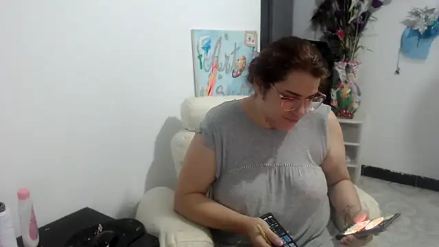 karlythothxh online show from November 19, 4:07 pm