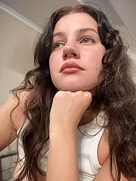 Snapshot of likaxxx chatting on December 11, 11:43 pm likaxxx online show from December 11, 11:43 pm