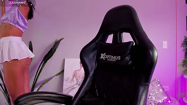 Snapshot of sussyprice chatting on November 23, 8:08 pm sussyprice online show from November 23, 8:08 pm