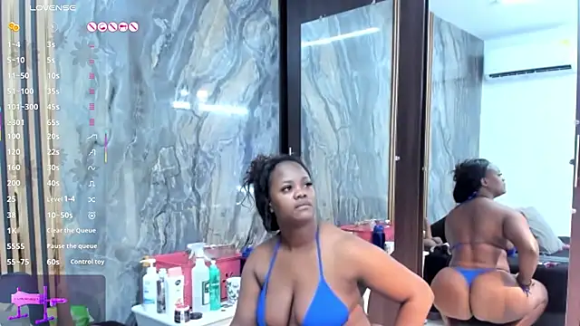 LauraSaenz01 online show from March 2, 3:24 am