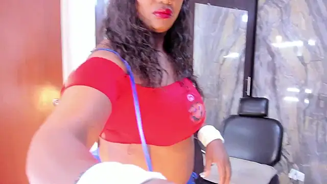 LauraSaenz01 online show from November 1, 3:30 am