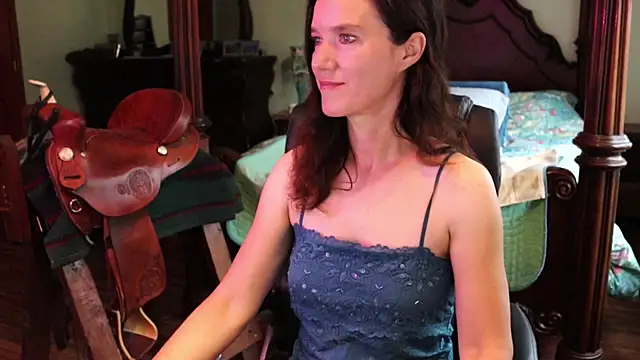 Snapshot of thornburyrose chatting on November 20, 7:02 pm thornburyrose online show from November 20, 7:02 pm