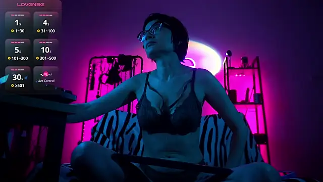 Snapshot of CyberXGoddess chatting on December 4, 2:32 am CyberXGoddess online show from December 4, 2:32 am